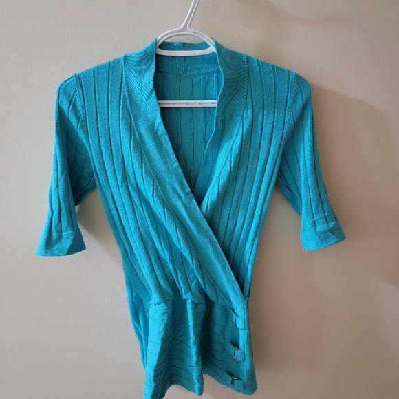 Blue V-Neck - Picture 1 of 1